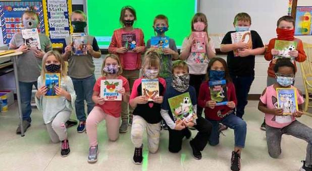 Badger 2nd Graders Receive Book Donation